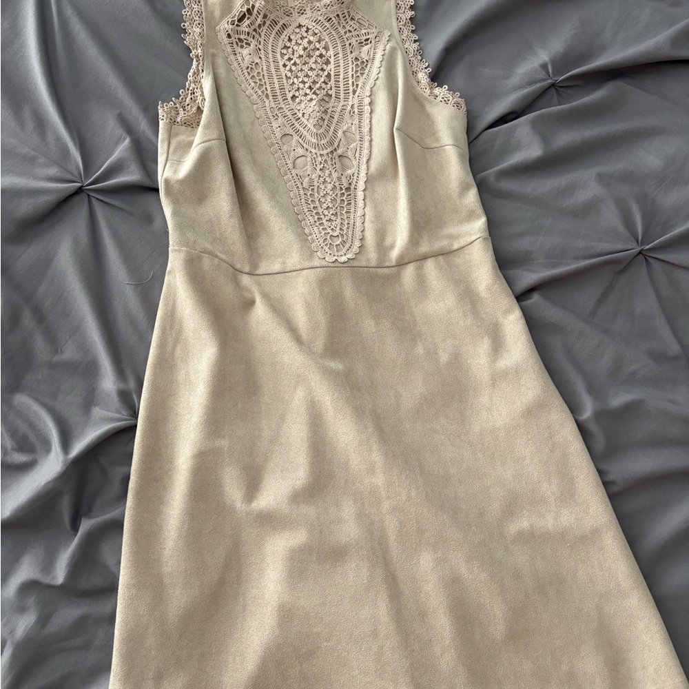 Alya Elegant Cream Backless Dress